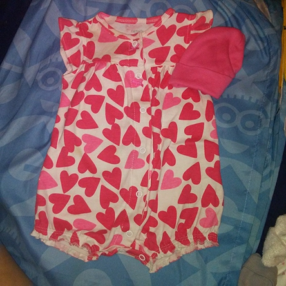Adorable NEW romper and hat